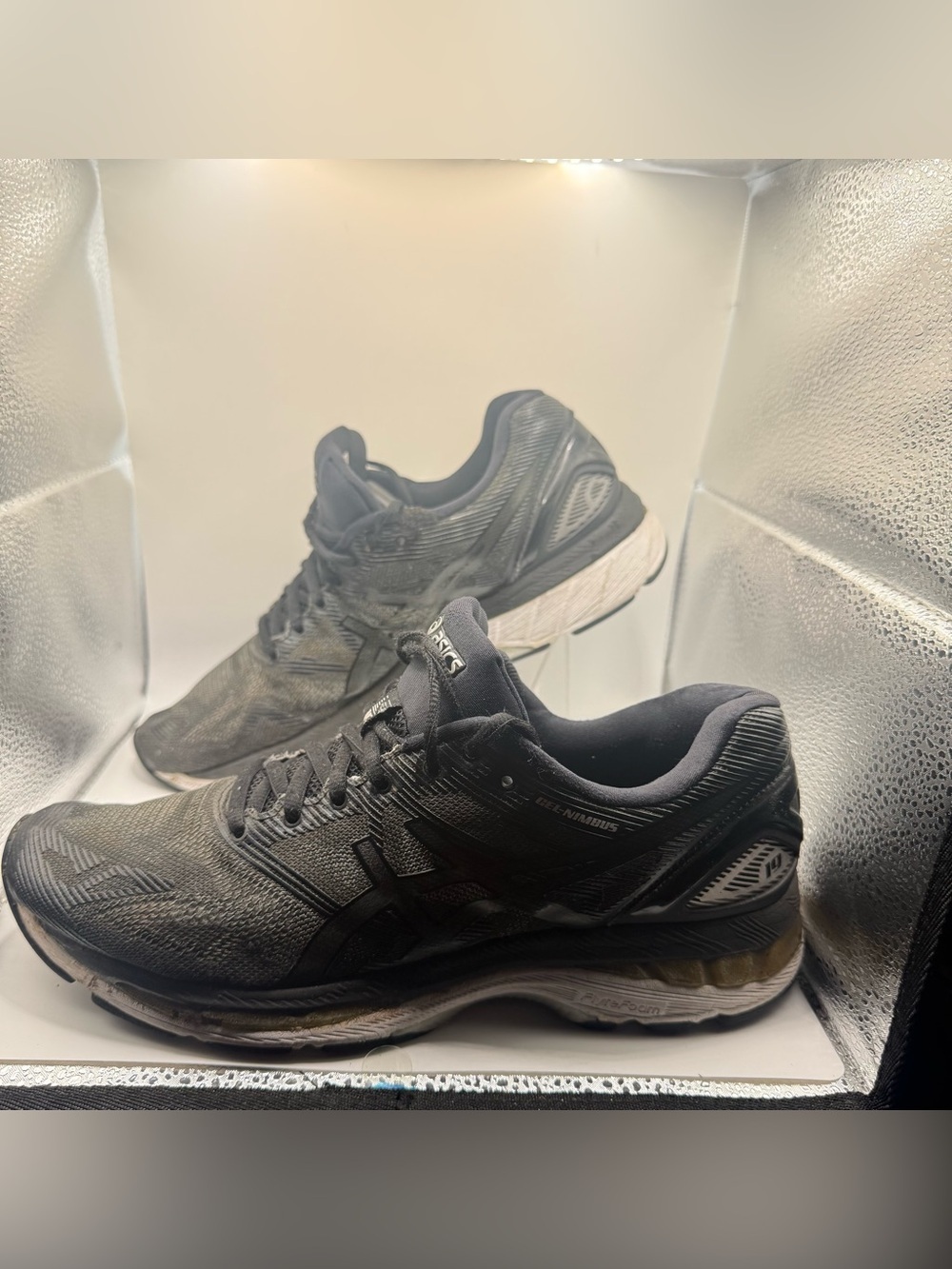 ASICS Gel-Nimbus 19 running shoes in black